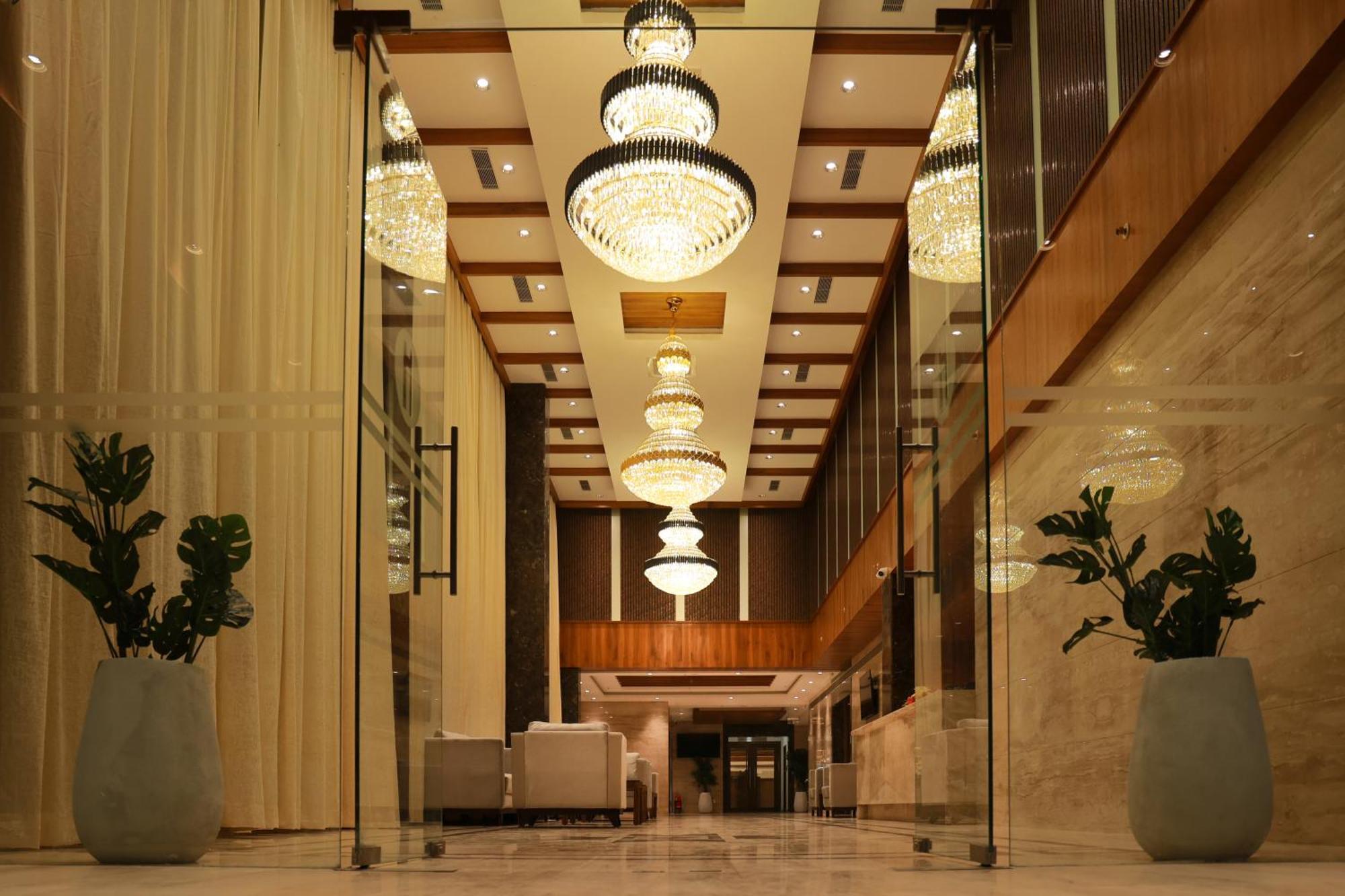 Icon Grand Hotel By Bhagini Μπανγκαλόρ Εξωτερικό φωτογραφία