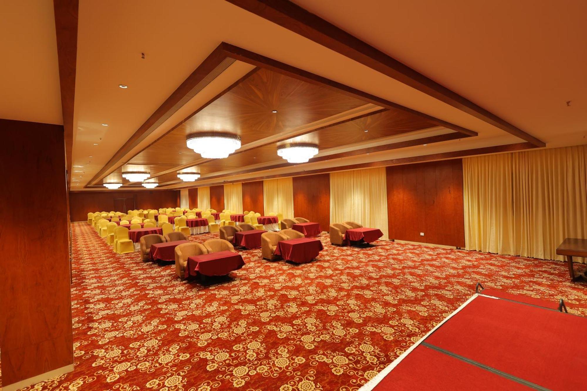Icon Grand Hotel By Bhagini Μπανγκαλόρ Εξωτερικό φωτογραφία