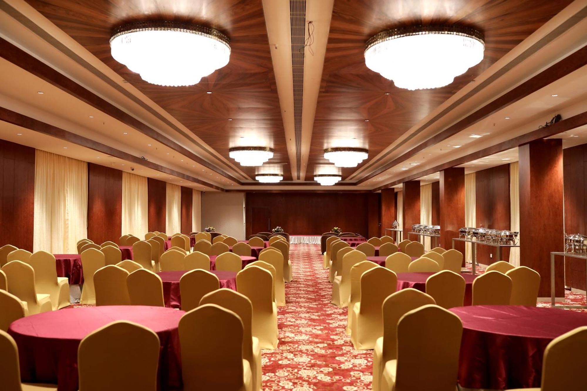 Icon Grand Hotel By Bhagini Μπανγκαλόρ Εξωτερικό φωτογραφία